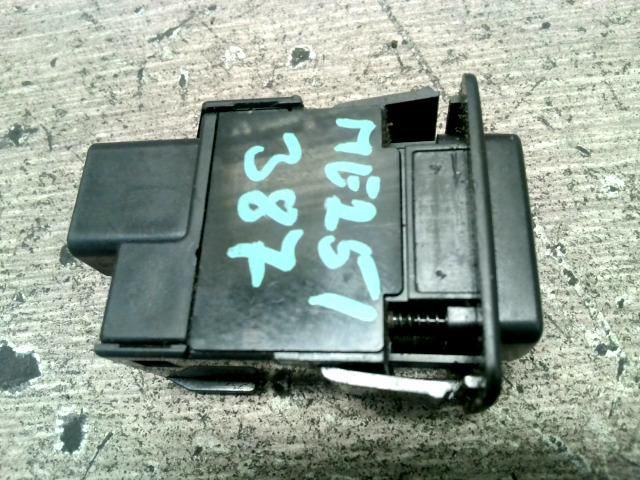 bontott MAZDA MPV Kapcsoló (Magában)