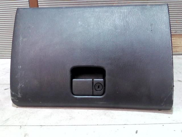 bontott MAZDA MPV Kesztyűtartó