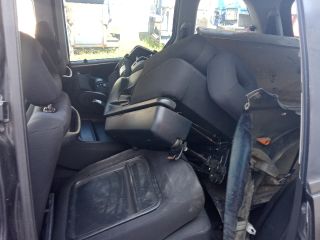 bontott MAZDA MPV Kesztyűtartó