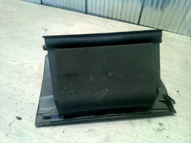 bontott MAZDA MPV Kesztyűtartó