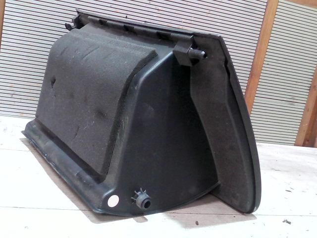 bontott MAZDA MPV Kesztyűtartó