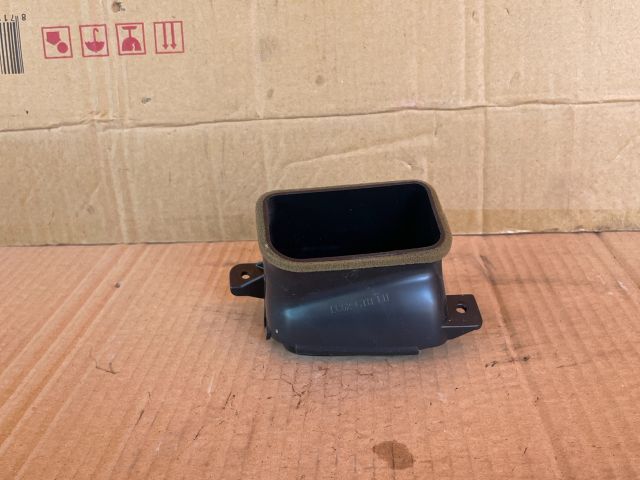 bontott MAZDA MPV Középső Bal Szellőző