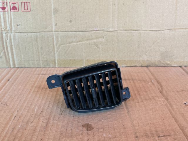 bontott MAZDA MPV Középső Jobb Szellőző