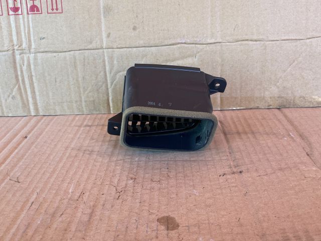 bontott MAZDA MPV Középső Jobb Szellőző