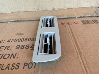 bontott MAZDA MPV Középső Szellőző