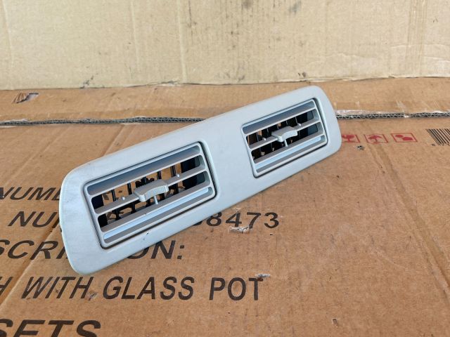 bontott MAZDA MPV Középső Szellőző