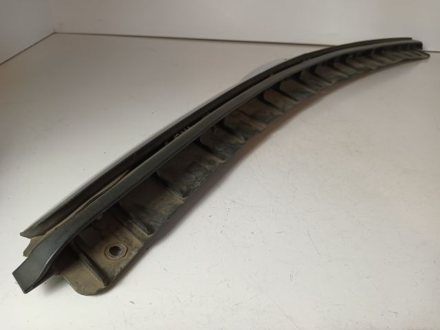 bontott MAZDA MPV Motorháztető Díszléc Első