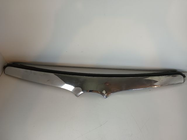 bontott MAZDA MPV Motorháztető Díszléc Első