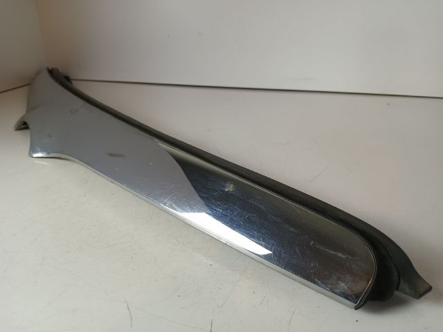 bontott MAZDA MPV Motorháztető Díszléc Első