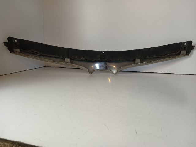 bontott MAZDA MPV Motorháztető Díszléc Első