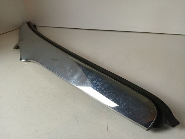 bontott MAZDA MPV Motorháztető Díszléc Első