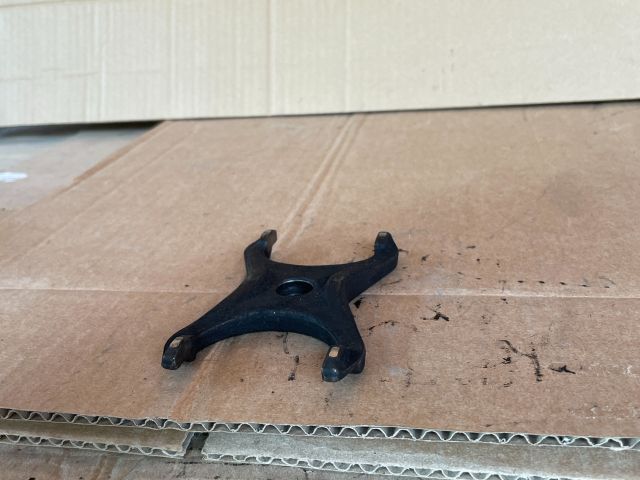 bontott MAZDA MPV Porlasztó Lefogató