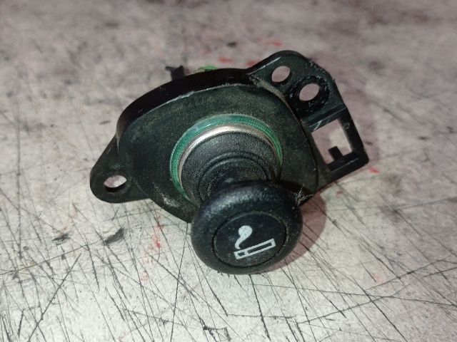 bontott MAZDA MPV Szivargyújtó Aljzat