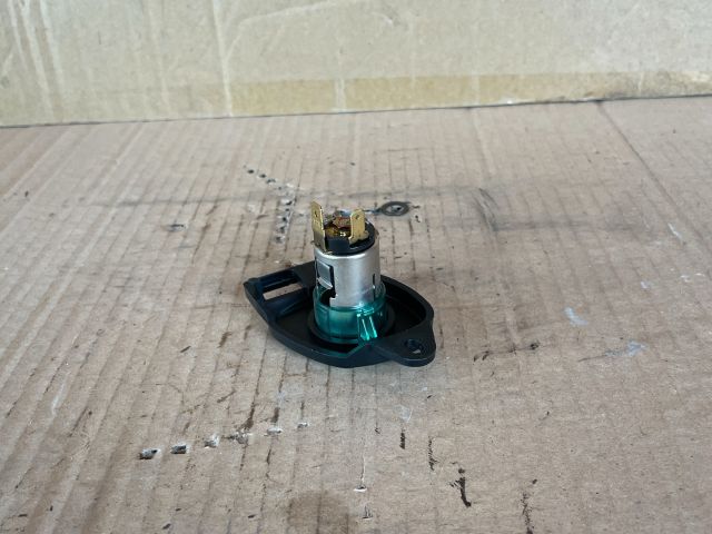 bontott MAZDA MPV Szivargyújtó Aljzat