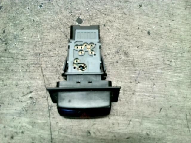 bontott MAZDA MPV Vészvillogó Kapcsoló