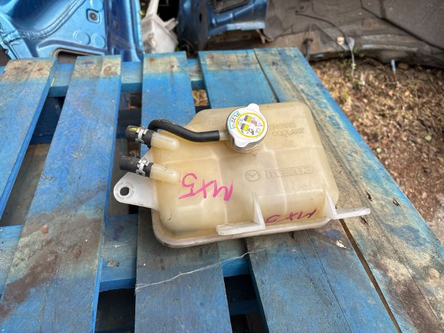 bontott MAZDA MX-5 Kiegyenlítő Tartály