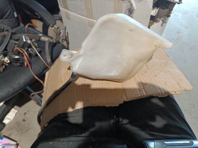 bontott MAZDA MX-5 Kiegyenlítő Tartály