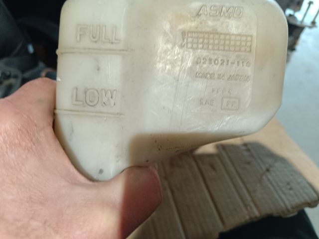 bontott MAZDA MX-5 Kiegyenlítő Tartály