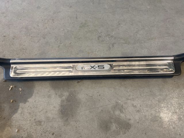 bontott MAZDA MX-5 Bal első Belső Küszöb Burkolat