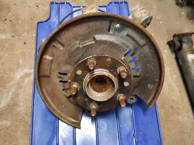 bontott MAZDA MX-5 Bal hátsó Csonkállvány Kerékaggyal