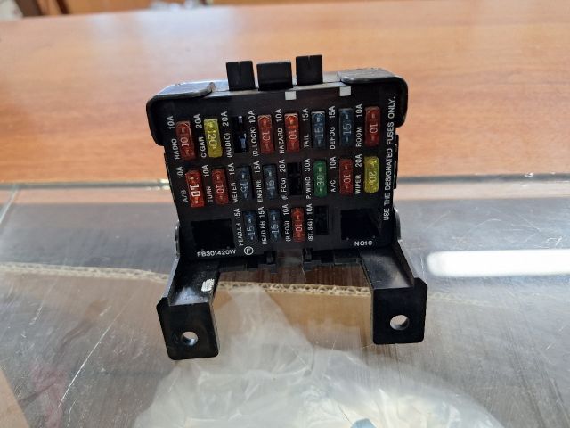 bontott MAZDA MX-5 Biztosítéktábla Utastér