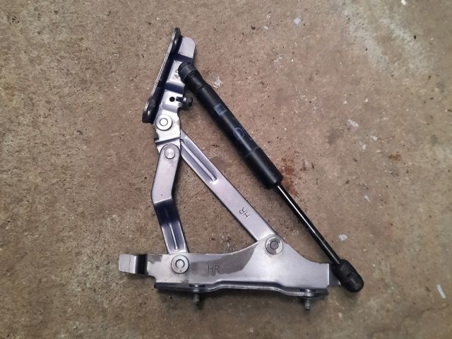 bontott MAZDA MX-5 Csomagtérajtó Jobb Zsanér