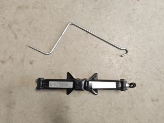 bontott MAZDA MX-5 Emelő