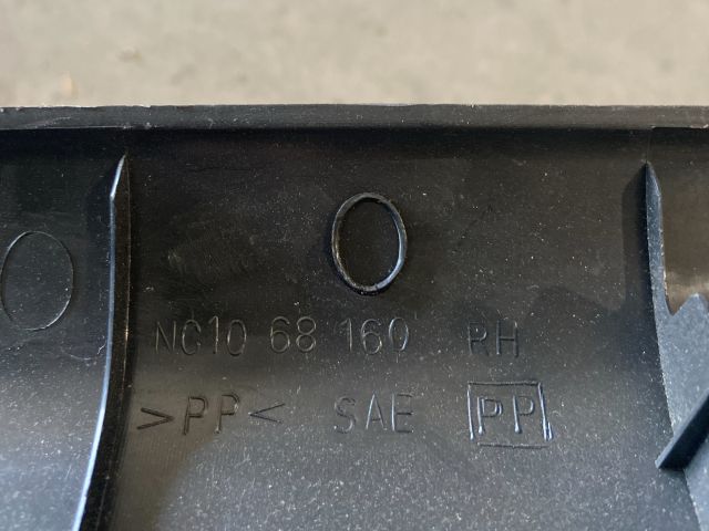 bontott MAZDA MX-5 Jobb A Oszlop Burkolat