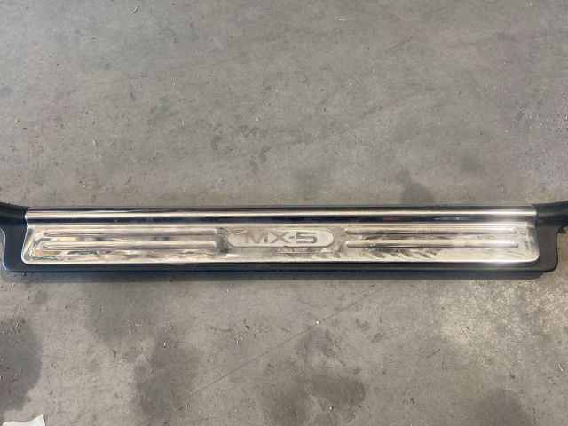 bontott MAZDA MX-5 Jobb első Belső Küszöb Burkolat