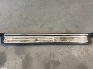 bontott MAZDA MX-5 Jobb első Belső Küszöb Burkolat