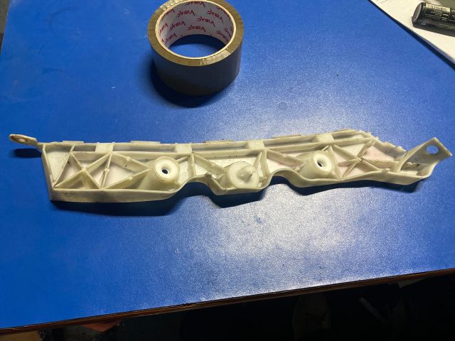 bontott MAZDA MX-5 Jobb hátsó Oldal Lökhárító Tartó (Műanyag)