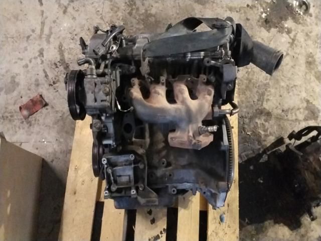 bontott MAZDA PREMACY Motor (Fűzött blokk hengerfejjel)