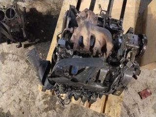 bontott MAZDA PREMACY Motor (Fűzött blokk hengerfejjel)