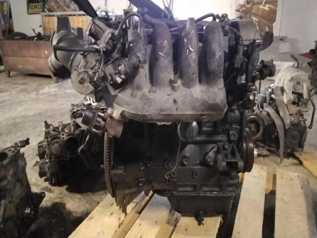 bontott MAZDA PREMACY Motor (Fűzött blokk hengerfejjel)