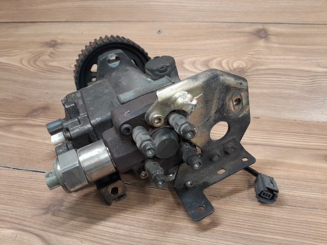 bontott MAZDA PREMACY Adagoló