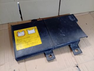 bontott MAZDA PREMACY Akkumulátor Fedél