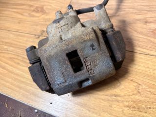 bontott MAZDA PREMACY Bal első Féknyereg Munkahengerrel