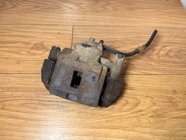 bontott MAZDA PREMACY Bal első Féknyereg Munkahengerrel