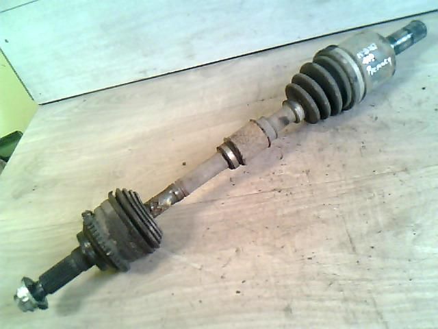 bontott MAZDA PREMACY Bal Féltengely