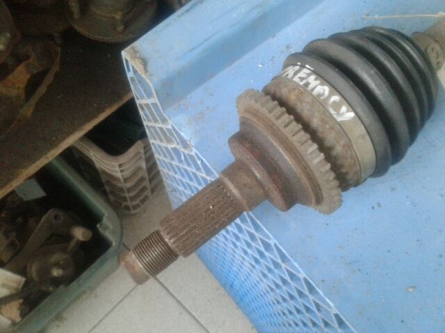 bontott MAZDA PREMACY Bal Féltengely