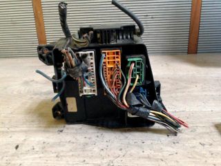 bontott MAZDA PREMACY Biztosítéktábla Motortér