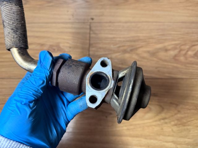 bontott MAZDA PREMACY EGR Hűtő Cső