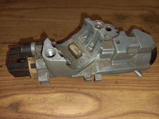 bontott MAZDA PREMACY Gyújtáskapcsoló Házzal