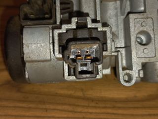 bontott MAZDA PREMACY Gyújtáskapcsoló Házzal