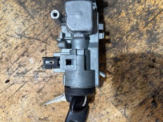 bontott MAZDA PREMACY Gyújtáskapcsoló Házzal