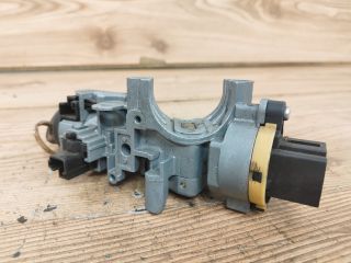 bontott MAZDA PREMACY Gyújtáskapcsoló Házzal