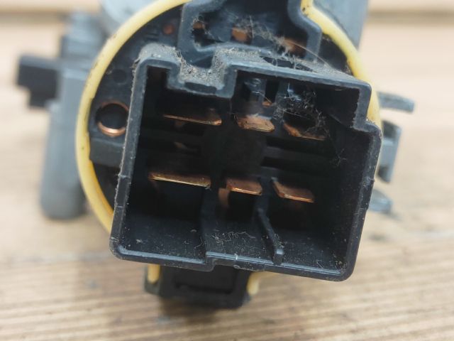 bontott MAZDA PREMACY Gyújtáskapcsoló Házzal