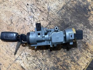 bontott MAZDA PREMACY Gyújtáskapcsoló Házzal