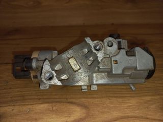 bontott MAZDA PREMACY Gyújtáskapcsoló Házzal