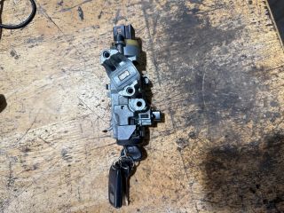 bontott MAZDA PREMACY Gyújtáskapcsoló Házzal